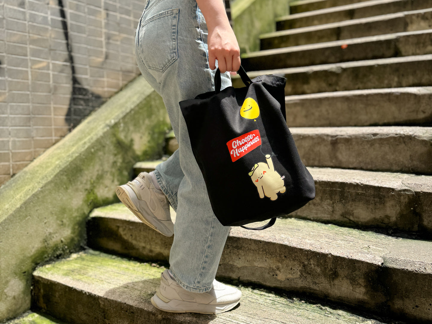"Flying with Happy Balloon" Tote Bag with Short Handle