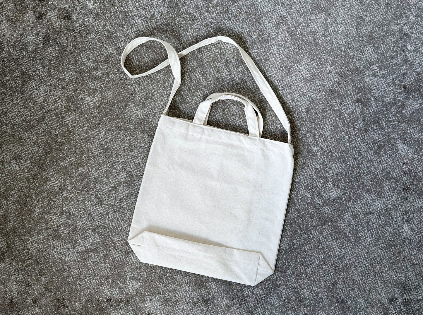 "Flying with Happy Balloon" Tote Bag with Long Handle