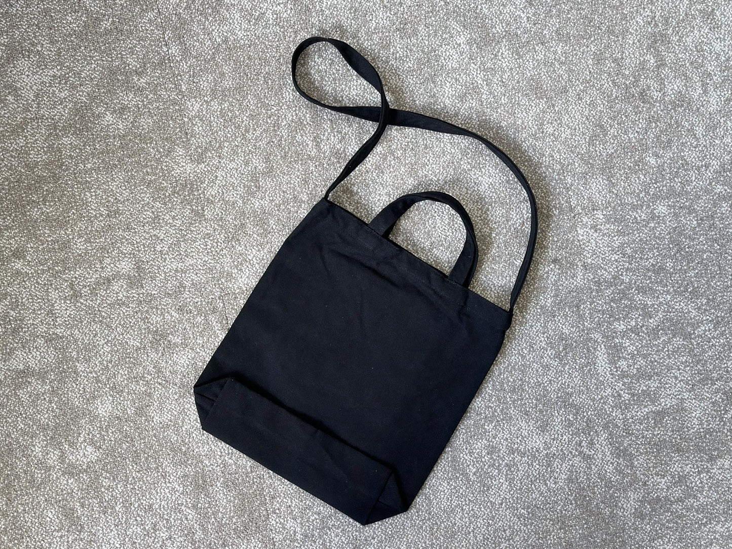 "Flying with Happy Balloon" Tote Bag with Long Handle