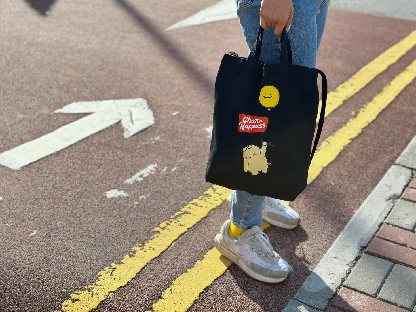 "Flying with Happy Balloon" Tote Bag with Long Handle