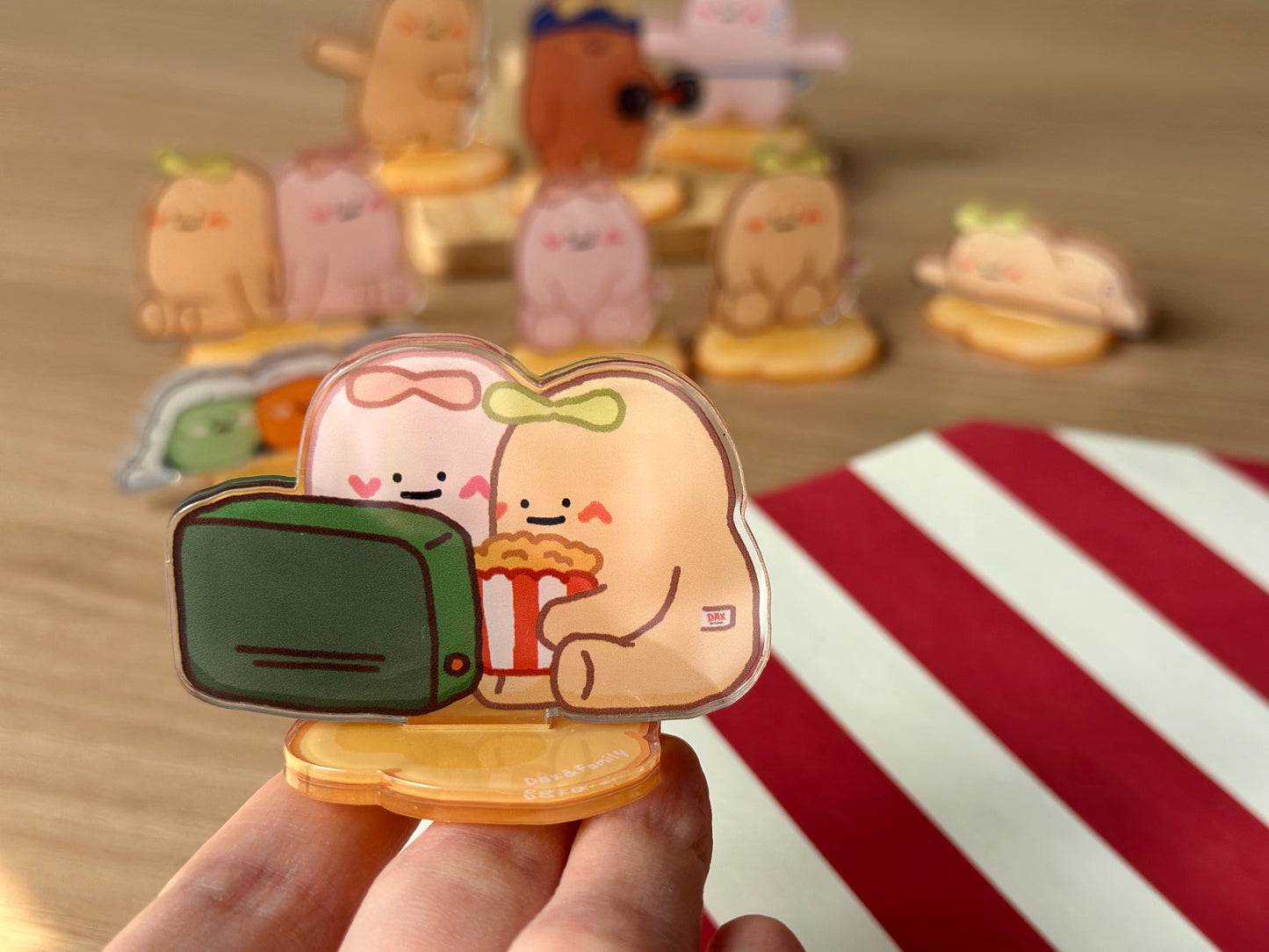 "Dax & Family" Character Standee AcryArt Blind Bag