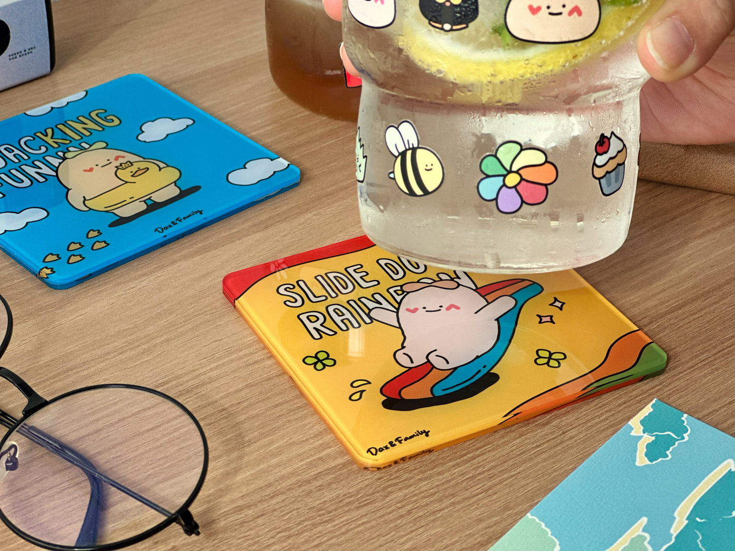 滑出彩虹杯墊